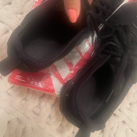 Nike Black VaporMax Plus Sneakers - Picture 4 of 8